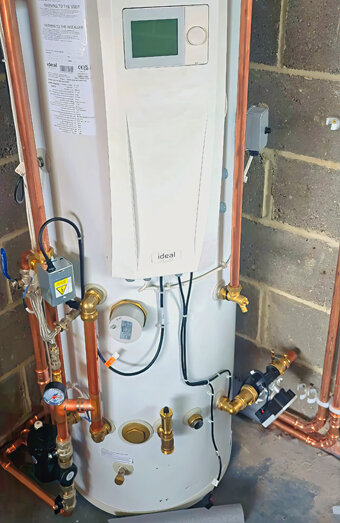 https://parkwoodhotwater.com.au/uploads/2025/06/gas-hot-water-system-13675.jpg