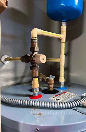 https://parkwoodhotwater.com.au/uploads/2025/06/gas-hot-water-system-35892.jpg