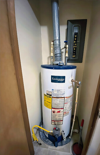 https://parkwoodhotwater.com.au/uploads/2025/06/gas-hot-water-system-40702.jpg