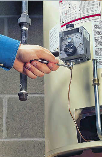 https://parkwoodhotwater.com.au/uploads/2025/06/hot-water-servicing-64446.jpg