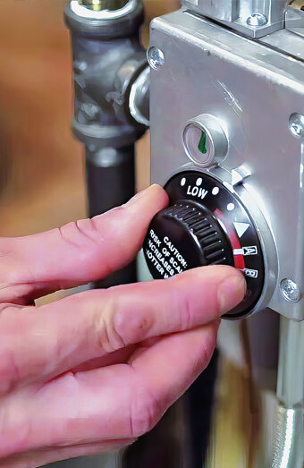 https://parkwoodhotwater.com.au/uploads/2025/06/hot-water-servicing-70418.jpg